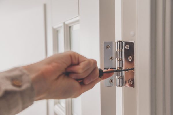 Hinge Repair in Post Falls