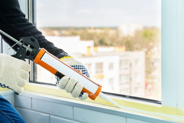 Cost of Window Recaulking Service in Post Falls