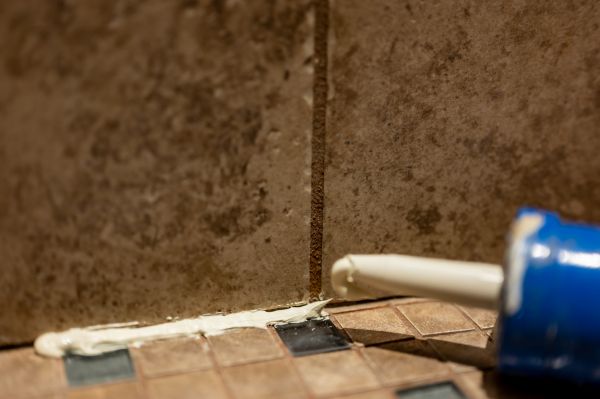 Cost of Shower Caulk Replacement in Post Falls